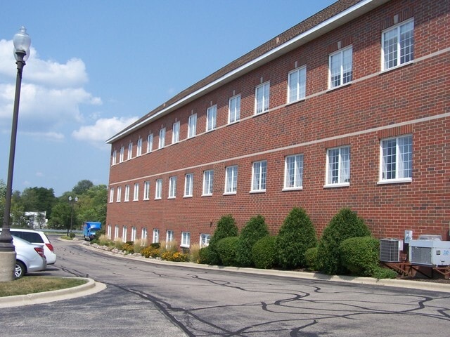 912 Northwest Hwy, Fox River Grove, IL for sale - Building Photo - Image 2 of 73