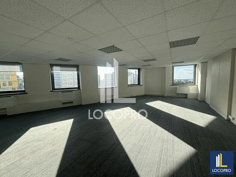 Office in Nice for lease - Interior Photo - Image 3 of 7