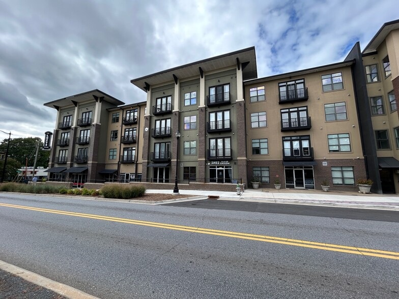 5300 Peachtree Rd, Chamblee, GA for lease - Building Photo - Image 3 of 12