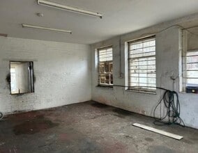 18 Fair Rd, Bradford for lease Interior Photo- Image 1 of 1