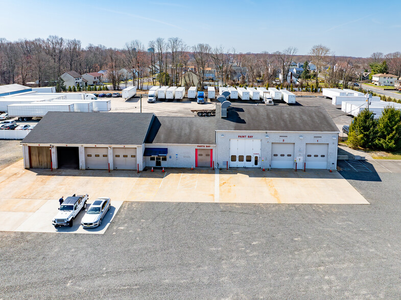 379 County Rd, Cliffwood, NJ for lease - Building Photo - Image 2 of 9