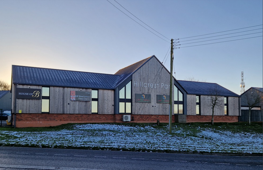 A46, Caistor for lease - Building Photo - Image 2 of 2