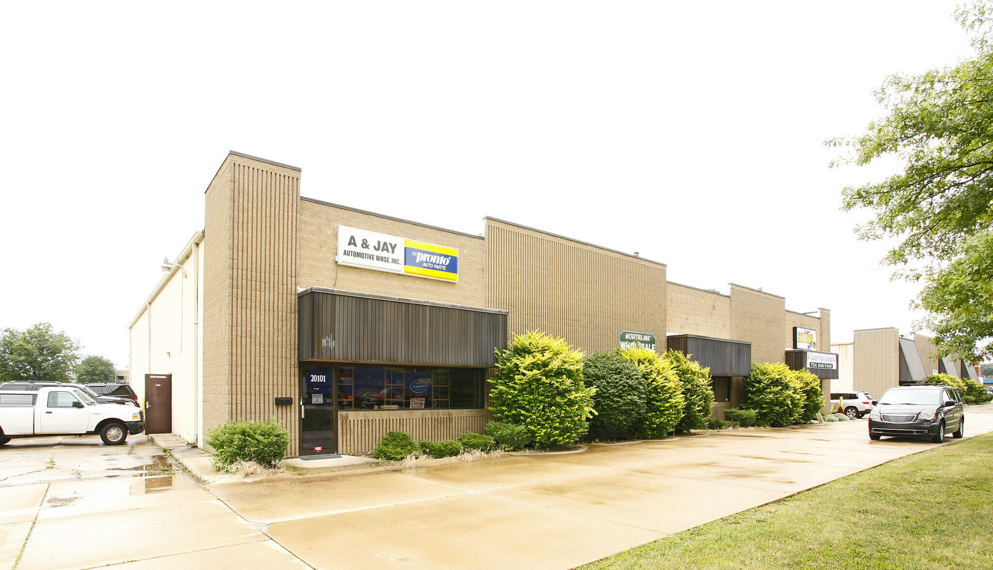 20101-20109 Northline Rd, Taylor, MI for lease Building Photo- Image 1 of 2