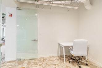 820 W 41st St, Miami Beach, FL for lease Interior Photo- Image 1 of 3