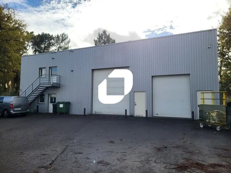 Office in Pessac for lease - Building Photo - Image 1 of 13