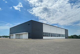 2000 Brittain Rd, Akron, OH for lease Building Photo- Image 1 of 4