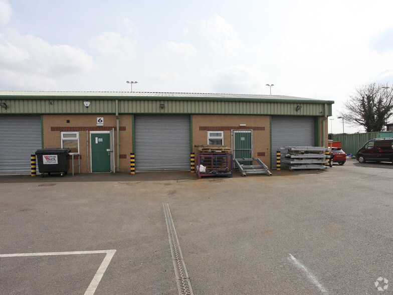 Aurillac Way, Retford for lease - Building Photo - Image 3 of 4