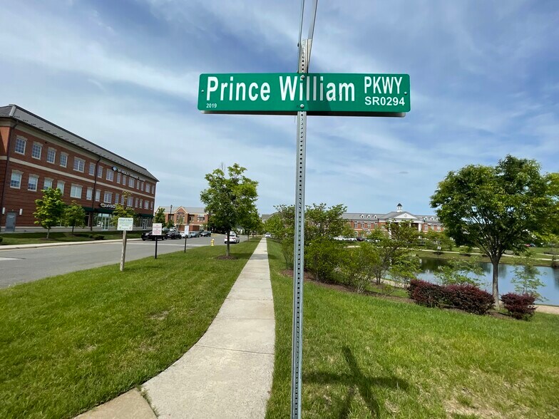 4565 Daisy Reid Ave, Woodbridge, VA for sale - Building Photo - Image 1 of 1