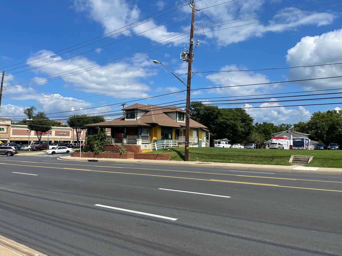 307 N Frederick Ave, Gaithersburg, MD 20877