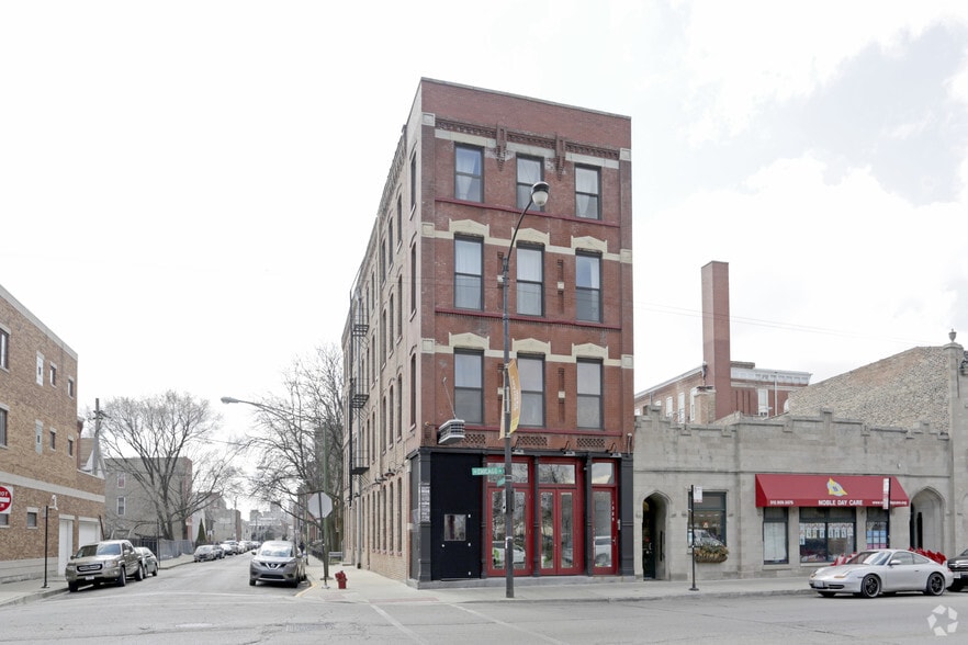 1329 W Chicago Ave, Chicago, IL for lease - Primary Photo - Image 1 of 10