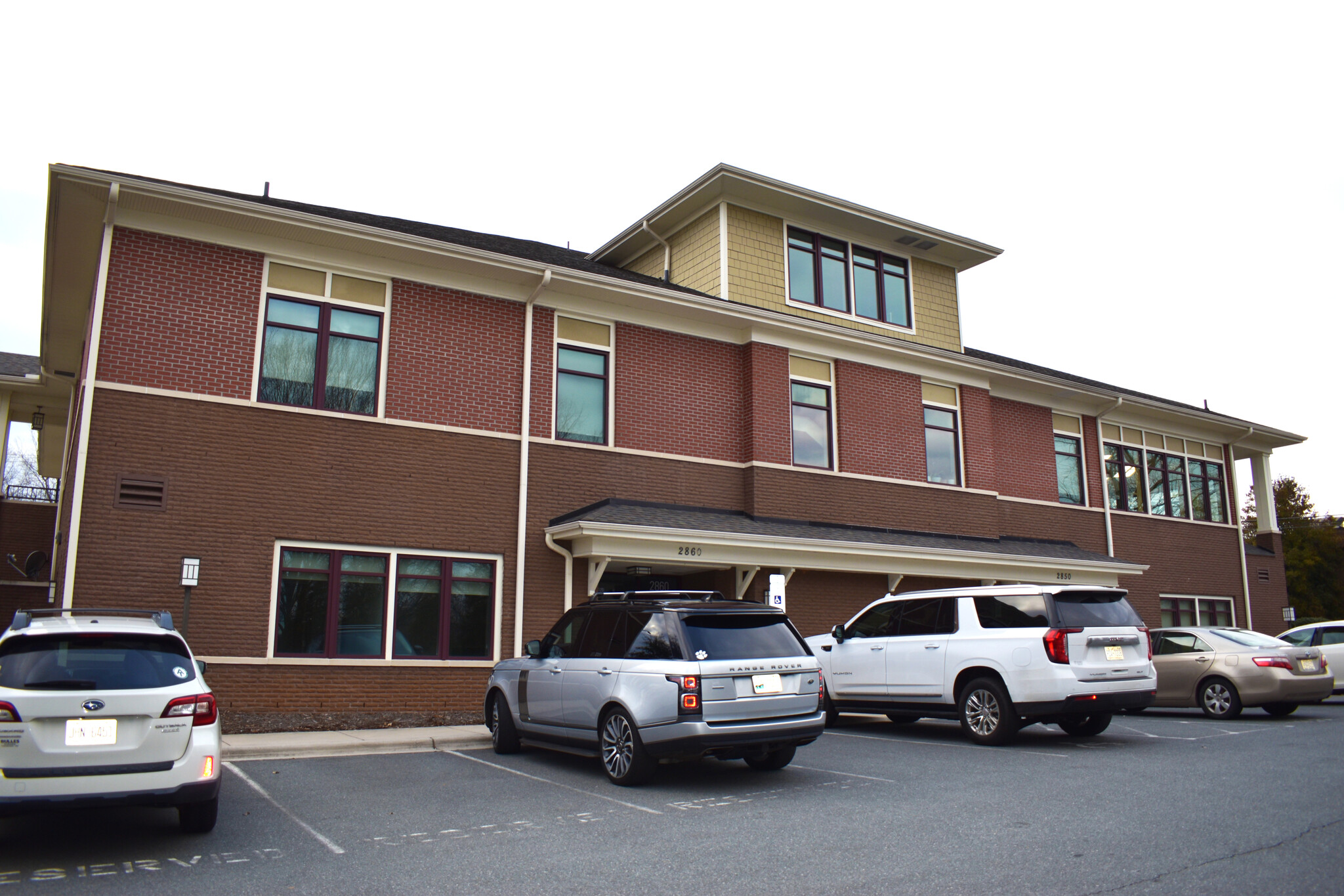 2860 Lyndhurst Ave, Winston-Salem, NC for lease Building Photo- Image 1 of 11