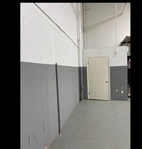 77 Alexander Rd, Billerica, MA for sale - Interior Photo - Image 1 of 1