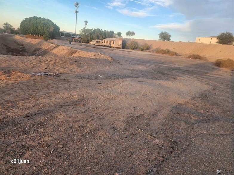 1063 N Main St, San Luis, AZ for sale - Building Photo - Image 2 of 21