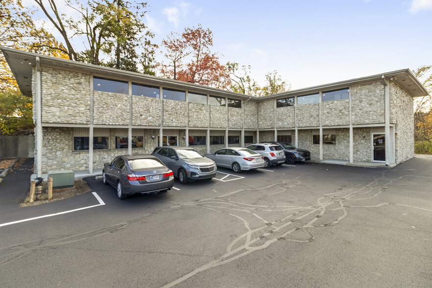 1717 E 116th St, Carmel, IN for lease - Building Photo - Image 3 of 11