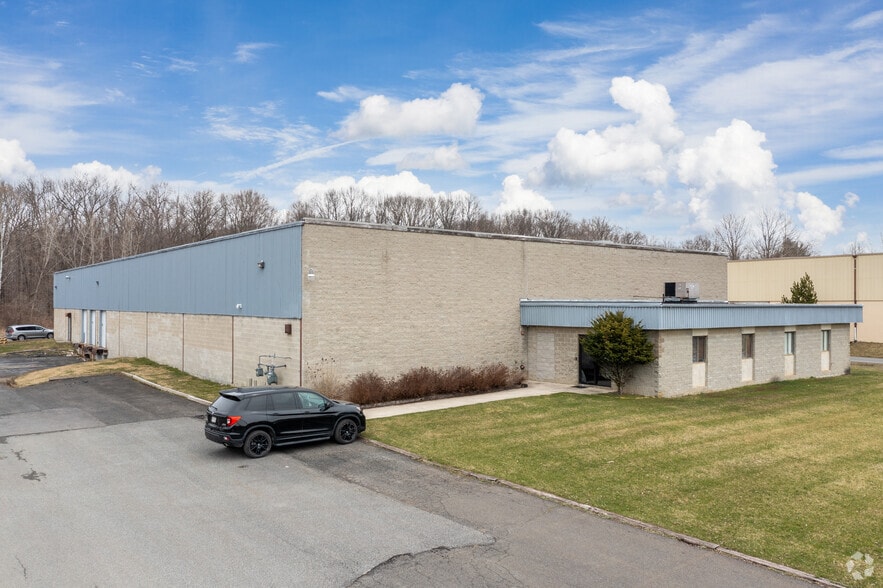 47 Jeanne Dr, Newburgh, NY for sale - Primary Photo - Image 1 of 1