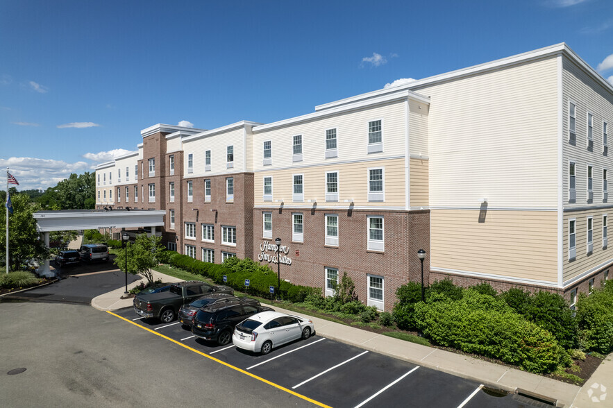 160 Corporate Blvd S, Yonkers, NY for sale - Building Photo - Image 1 of 1