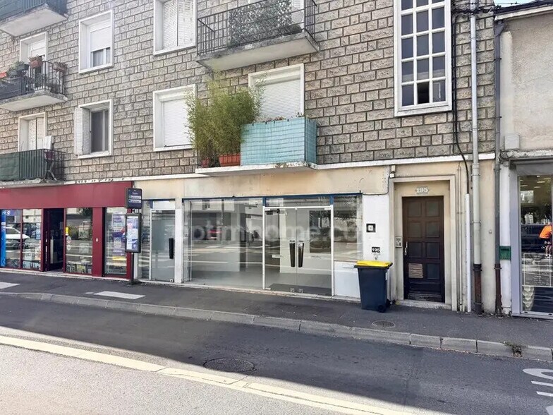 Retail in Tours for sale - Building Photo - Image 1 of 8