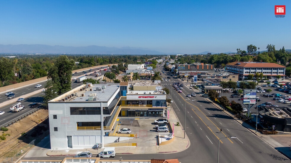 19737 Ventura Blvd, Woodland Hills, CA for lease - Building Photo - Image 2 of 2