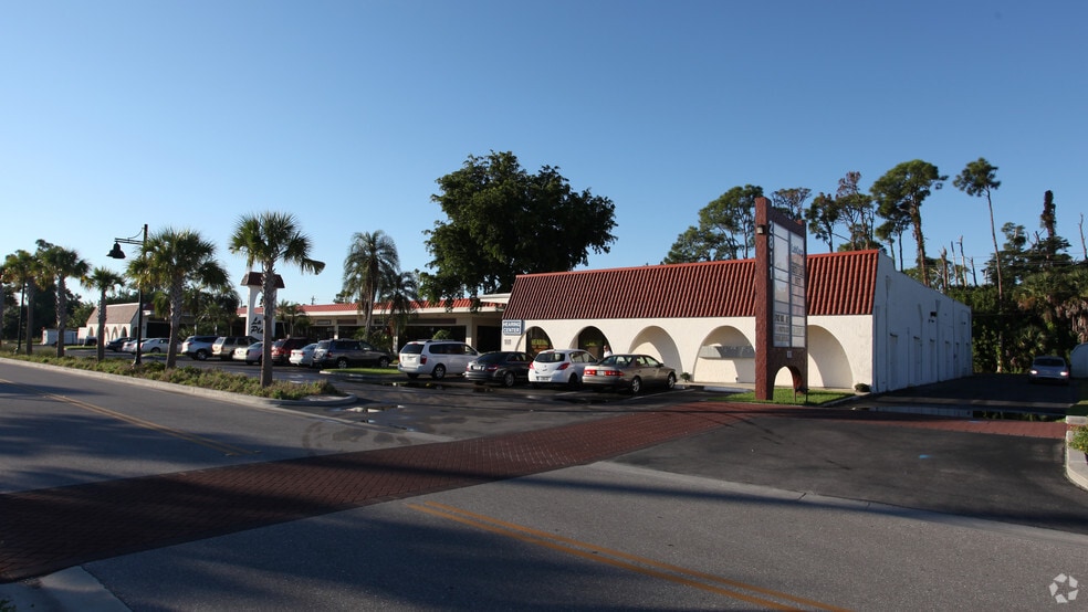 2811 Tamiami Trl, Port Charlotte, FL for lease - Building Photo - Image 2 of 11