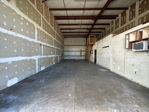 5468 Williamsburg Dr, Punta Gorda, FL for lease Interior Photo- Image 2 of 2