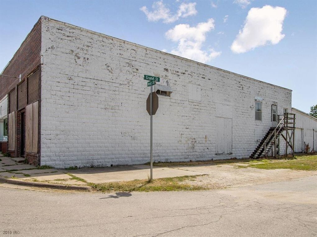 505 West St, New Virginia, IA 50210