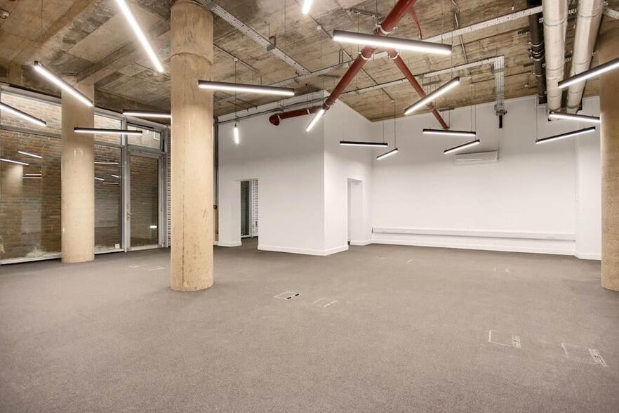 4 Maple Path, London for lease - Building Photo - Image 3 of 22