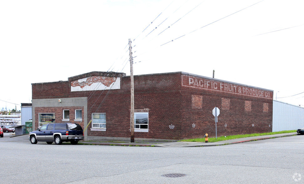 2202 Wall St, Everett, WA for lease - Primary Photo - Image 1 of 2