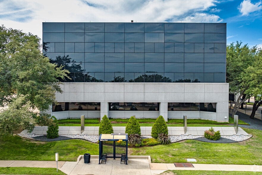 1651 N Collins Blvd, Richardson, TX for lease - Building Photo - Image 2 of 11