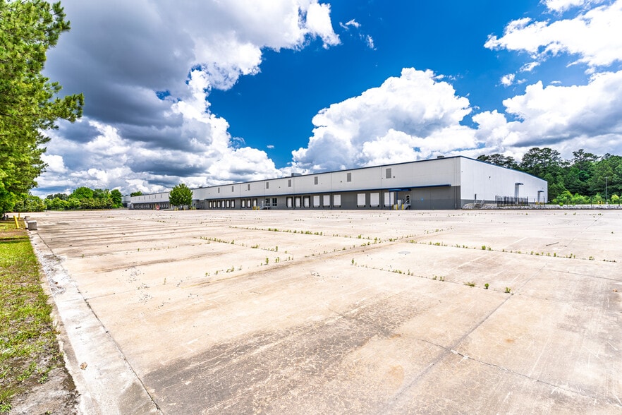 125 Southside Ct, McDonough, GA for lease - Building Photo - Image 3 of 13