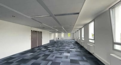 11 Rue Pascal, Bron for lease Interior Photo- Image 2 of 4