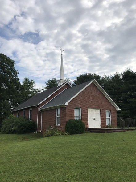 604 Martin Gambill Rd, Crumpler, NC for sale - Primary Photo - Image 1 of 1