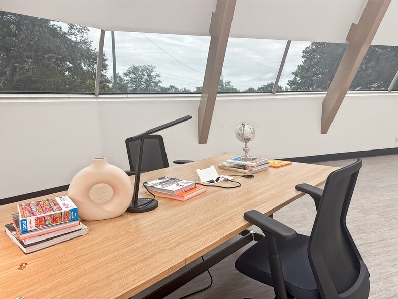 545 Brent Ln, Pensacola, FL for lease - Interior Photo - Image 3 of 15