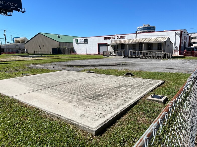 2700 N Causeway Blvd, Metairie, LA for lease - Building Photo - Image 2 of 4