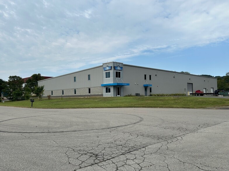 4302 Security Pky, New Albany, IN for sale - Building Photo - Image 2 of 28