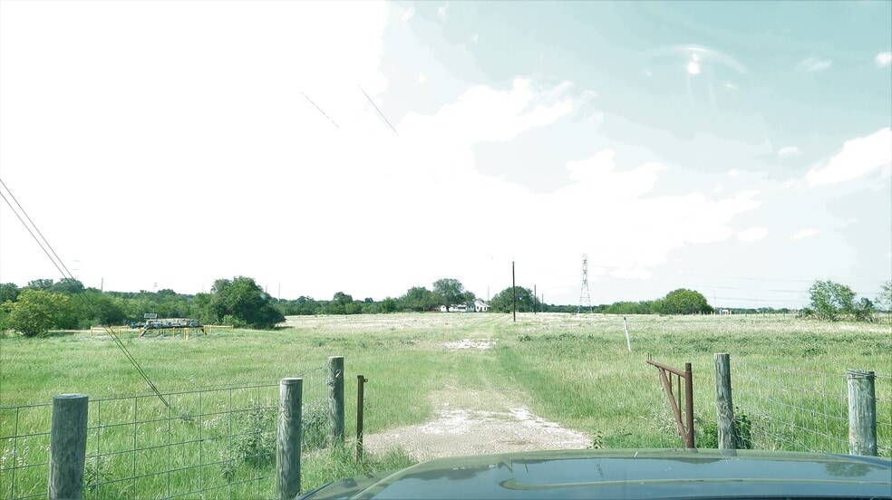 1136 County Road 212, Smiley, TX for sale - Building Photo - Image 2 of 17