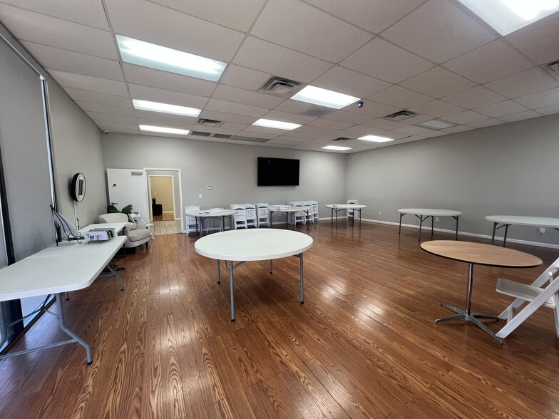 7430 S 48th St, Phoenix, AZ for lease - Building Photo - Image 3 of 21