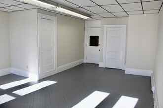 14-20 Merrimac Sq, Merrimac, MA for lease Interior Photo- Image 1 of 8