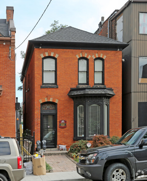 19 Augusta St, Hamilton, ON for sale - Primary Photo - Image 1 of 2