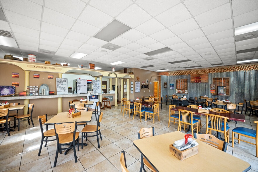 22272 State Highway 59, Robertsdale, AL for sale - Interior Photo - Image 2 of 12