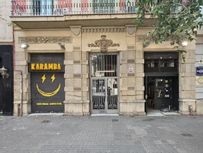 Retail in Barcelona, Barcelona for lease Interior Photo- Image 1 of 29