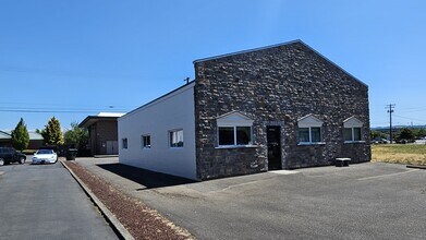 940 14th Ave, Longview, WA for lease Interior Photo- Image 2 of 8