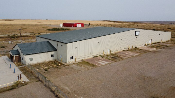 5836 Sherman Ln, Williston, ND for sale - Building Photo - Image 1 of 1