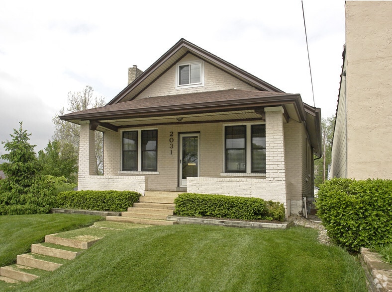 2031 S Big Bend Blvd, Saint Louis, MO for lease - Primary Photo - Image 1 of 10