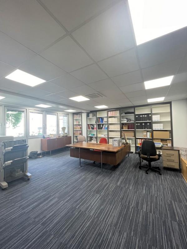 Office in Courbevoie for lease Interior Photo- Image 1 of 8