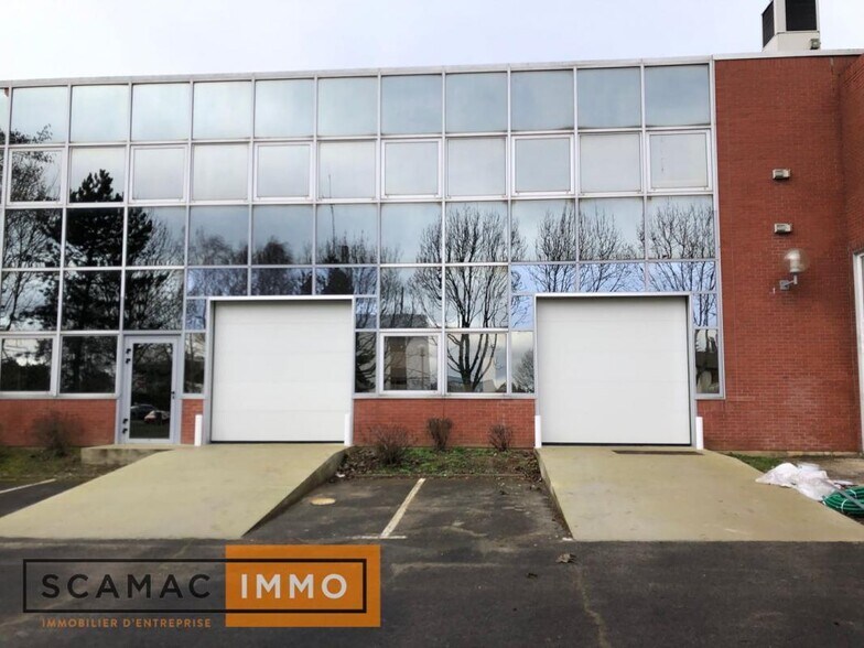 Office in Les Ulis for lease - Building Photo - Image 3 of 12