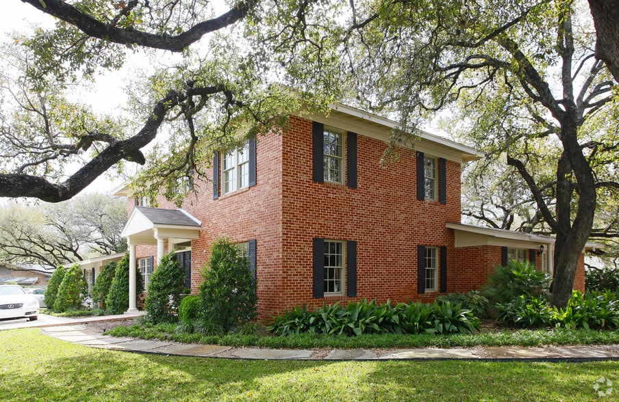 1210 Nacogdoches Rd, San Antonio, TX for sale - Primary Photo - Image 1 of 1