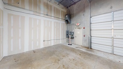 12615 W Airport Blvd, Sugar Land, TX for lease Interior Photo- Image 2 of 3