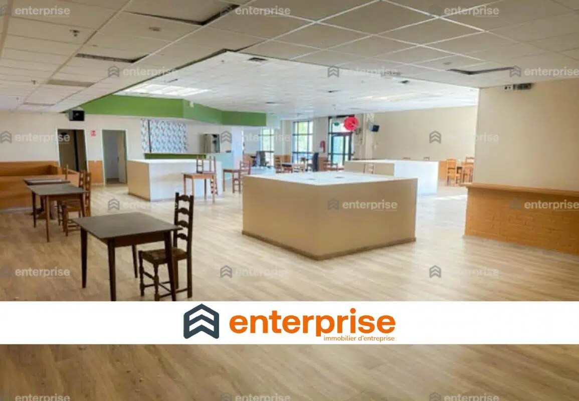 Retail in Hirson for lease Interior Photo- Image 1 of 7