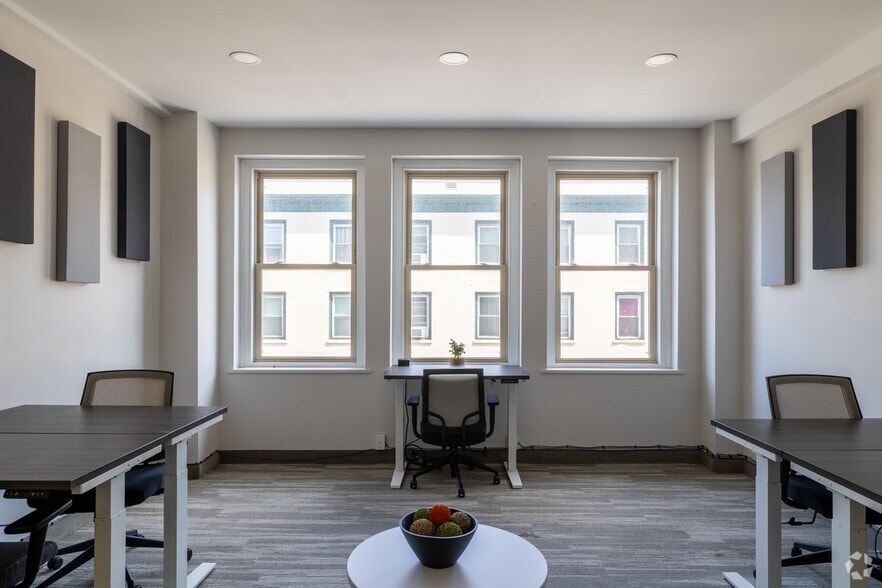 1087 Elm St, Manchester, NH for lease - Interior Photo - Image 3 of 20