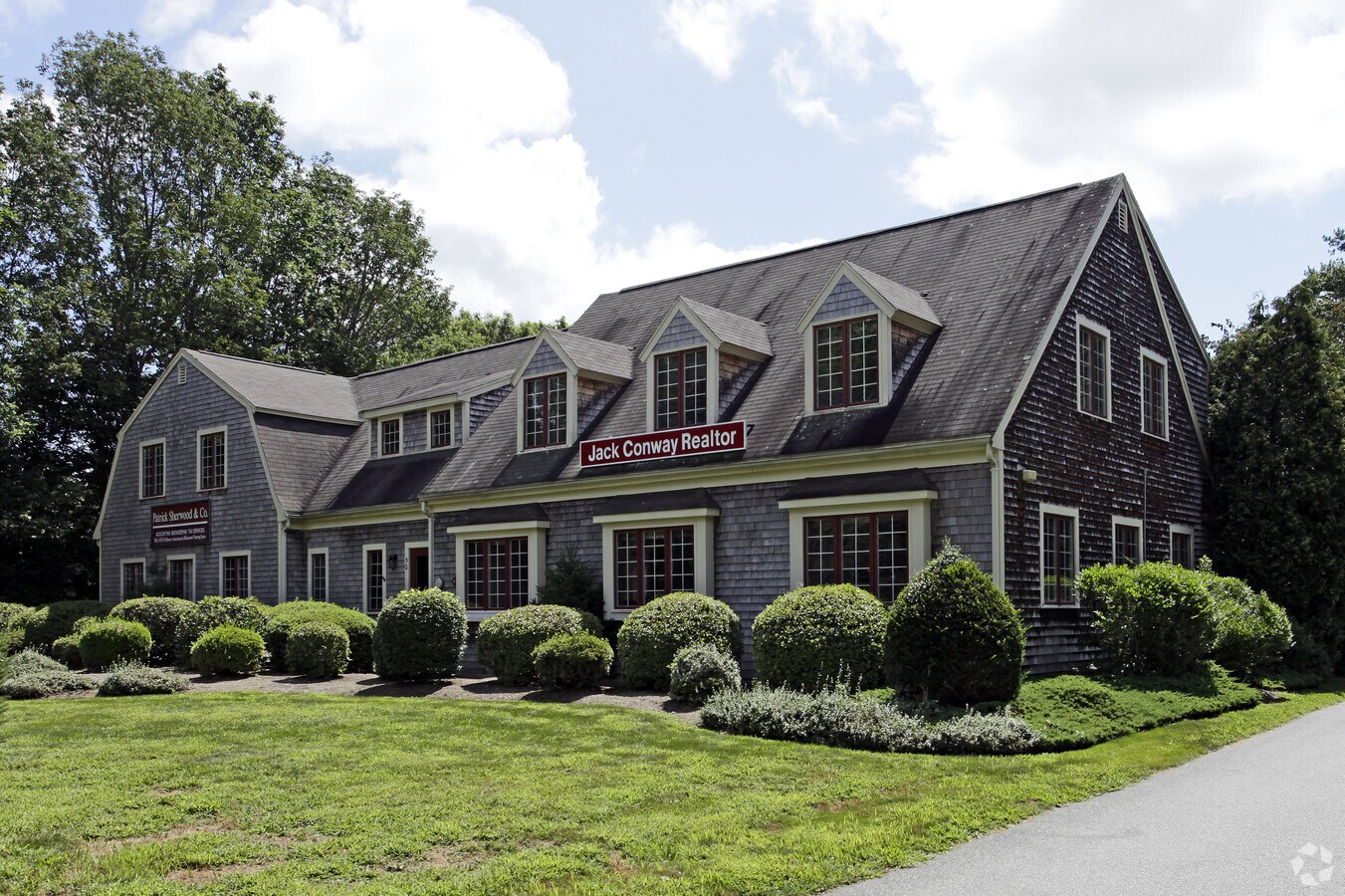 50 Mattakeesett St, Pembroke, MA 02359